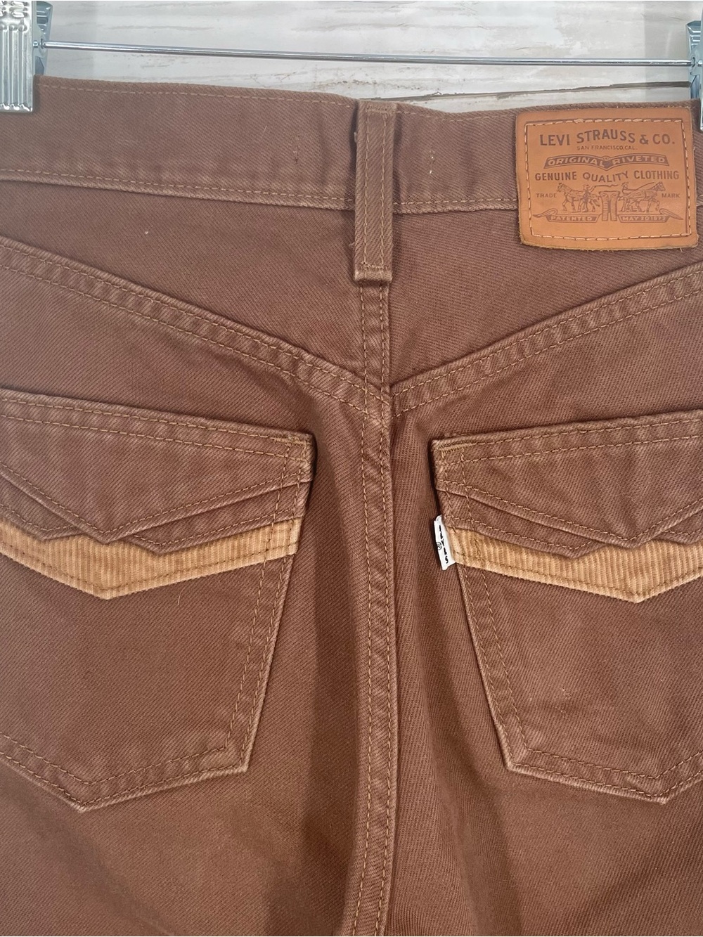 Levi's Premium 70s High Flare Jeans Rich Brown High Rise Size 24 Accent Pockets - Picture 3 of 10
